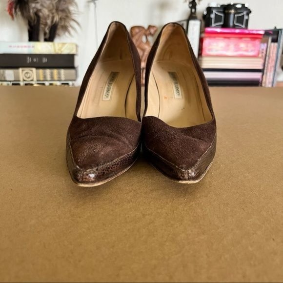 Manolo Blahnik Suede Croc Pointy Toe Wood Stacked Heels - Picture 4 of 7